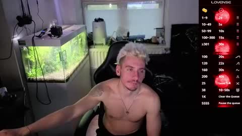 Rayzel online show from 03/30/26, 06:20