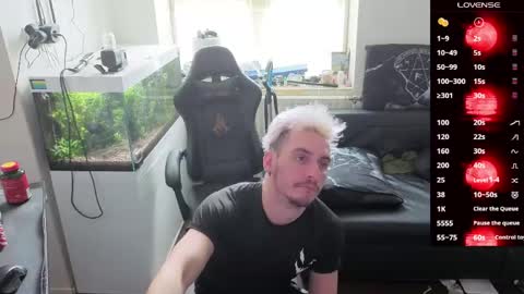 Rayzel online show from 04/01/26, 11:33