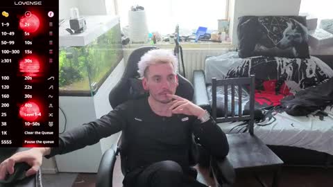 Rayzel online show from 04/17/26, 11:57