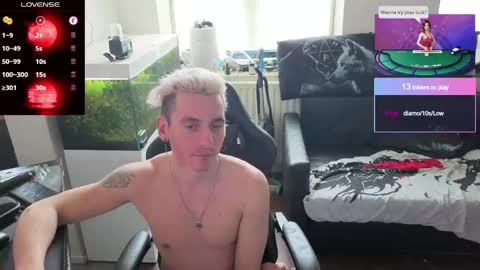 Snapshot of rayzel_white chatting on 05/11/26, 02:45 Rayzel White online show from 05/11/26, 02:45