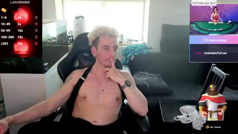 Snapshot of rayzel_white chatting on 07/03/26, 03:18 Rayzel White online show from 07/03/26, 03:18