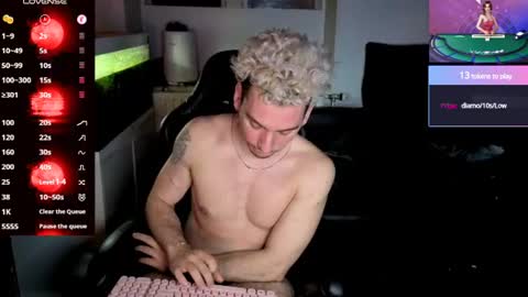 Snapshot of rayzel_white chatting on 07/06/26, 01:02 Rayzel White online show from 07/06/26, 01:02