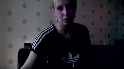 Snapshot of raziel_haze chatting on 04/20/26, 06:27 Yrriel Strife Candy-Demon Caveboy mr. Cringe online show from 04/20/26, 06:27