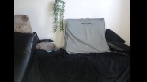 Fannie online show from 09/30/25, 04:56