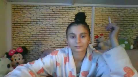 Snapshot of real_coupl3 chatting on 11/20/25, 09:25 real_coupl3 online show from 11/20/25, 09:25