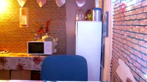 real_coupl3 online show from 04/18/26, 07:07