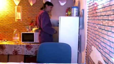 real_coupl3 online show from 04/18/26, 07:58