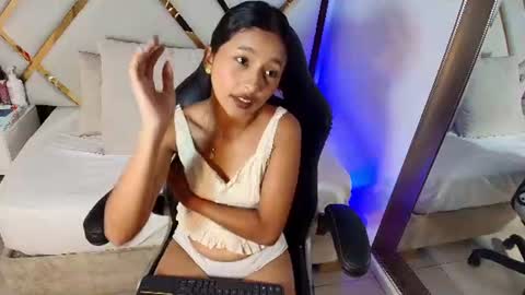 Snapshot of real_doncella_pussy chatting on 07/10/26, 04:42 DONCELLA online show from 07/10/26, 04:42