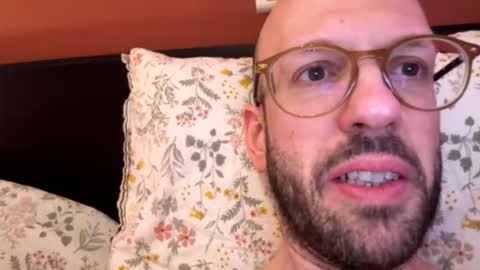 HugeSecret online show from 02/01/26, 10:36