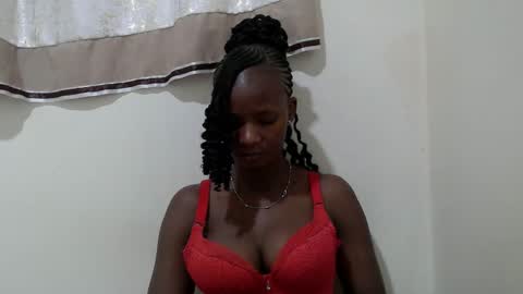 queen online show from 11/25/25, 06:30