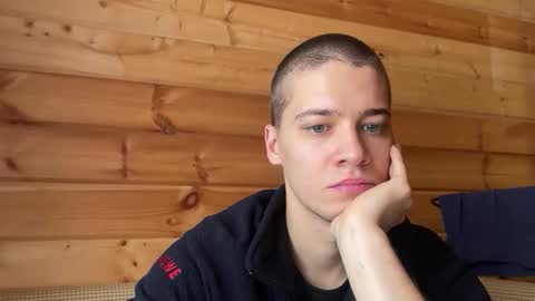 Snapshot of realsupermichael chatting on 11/24/25, 08:25 AliceEve online show from 11/24/25, 08:25