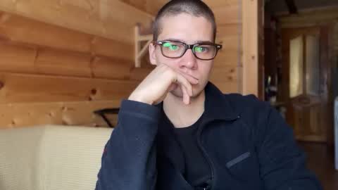 Snapshot of realsupermichael chatting on 11/25/25, 08:58 AliceEve online show from 11/25/25, 08:58