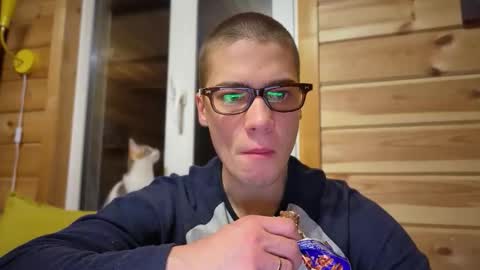 Snapshot of realsupermichael chatting on 02/25/26, 02:32 AliceEve online show from 02/25/26, 02:32