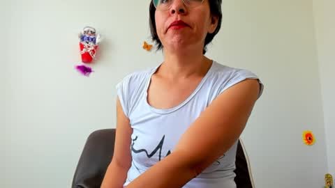 Rebbeca online show from 01/01/25, 02:09