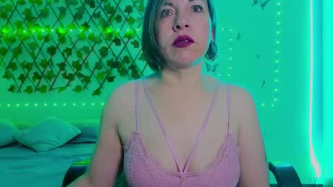 Rebbeca online show from 11/05/25, 10:26