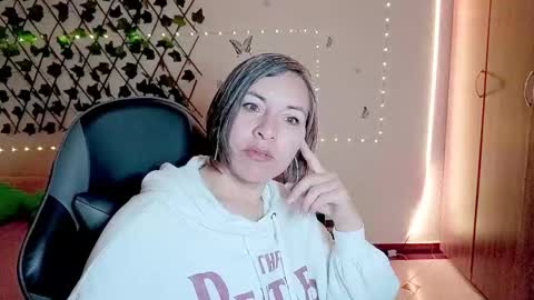 Rebbeca online show from 11/14/25, 10:25