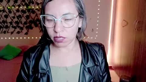 Rebbeca online show from 11/27/25, 09:50