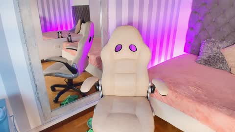 I invite you to my birthday on November 3th  online show from 01/12/25, 10:02