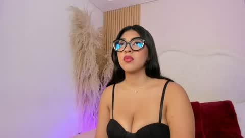 Snapshot of rebeca_taylor_ chatting on 06/18/26, 04:24 rebeca_taylor_ online show from 06/18/26, 04:24