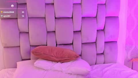 Rebeca Whatsson online show from 11/02/25, 03:36