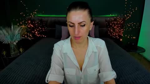 rebecca_diamonds online show from 02/13/25, 02:31