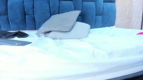 Rebecca online show from 02/08/25, 02:38