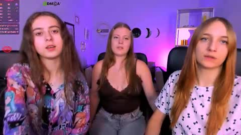 rebecca_smile_ online show from 12/05/25, 01:20