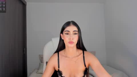 Snapshot of rebeccabaxter chatting on 02/12/25, 03:29 Rebecca online show from 02/12/25, 03:29