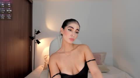 Snapshot of rebeccabaxter chatting on 09/15/25, 08:53 Rebecca online show from 09/15/25, 08:53