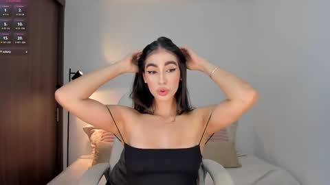 Snapshot of rebeccabaxter chatting on 10/05/25, 10:40 Rebecca online show from 10/05/25, 10:40