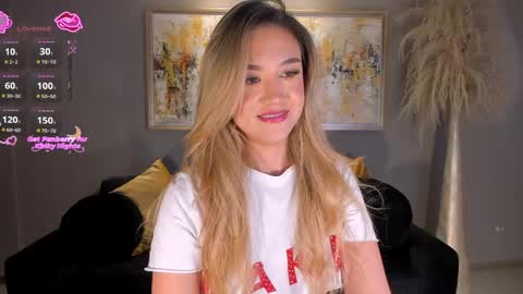 Snapshot of rebeccahudson_ chatting on 04/29/26, 10:16 Rebe online show from 04/29/26, 10:16