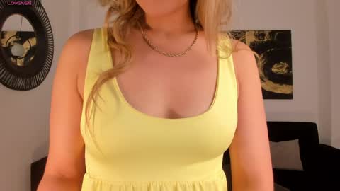 Snapshot of rebeccahudson_ chatting on 05/01/26, 06:34 Rebe online show from 05/01/26, 06:34