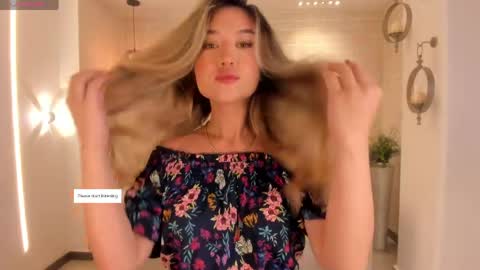 Snapshot of rebeccahudson_ chatting on 05/09/26, 11:04 Rebe online show from 05/09/26, 11:04