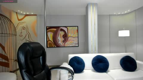 Snapshot of rebeccahudson_ chatting on 05/19/26, 08:04 Rebe online show from 05/19/26, 08:04