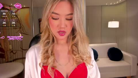Snapshot of rebeccahudson_ chatting on 05/30/26, 06:16 Rebe online show from 05/30/26, 06:16