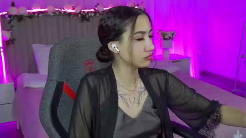 rebeckathornton online show from 12/17/25, 07:47