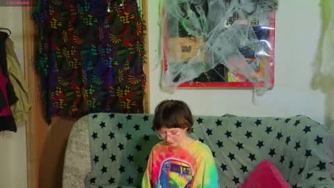 Lara online show from 11/06/25, 08:43