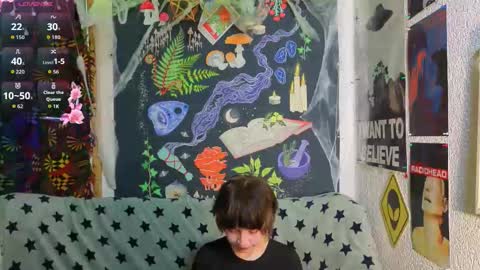 Lara online show from 11/17/25, 10:04