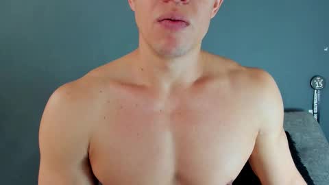 twitter REECET26 instagram RECCETAYLOR online show from 10/23/25, 03:33