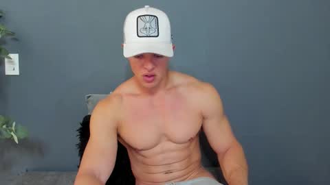 twitter REECET26 instagram RECCETAYLOR online show from 03/01/26, 03:14