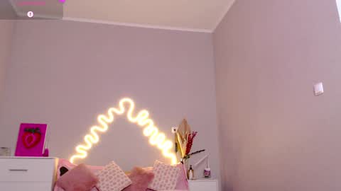 Snapshot of red__candy chatting on 12/06/24, 03:55 red__candy online show from 12/06/24, 03:55