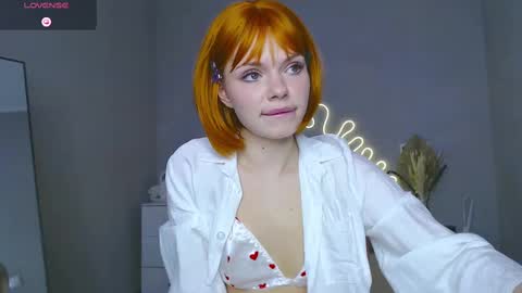 Snapshot of red__candy chatting on 02/19/25, 12:44 red__candy online show from 02/19/25, 12:44