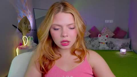 Snapshot of red__candy chatting on 10/09/25, 02:15 red__candy online show from 10/09/25, 02:15