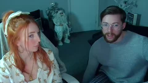 Snapshot of red_firesquirt chatting on 12/15/24, 09:09 Red - online show from 12/15/24, 09:09