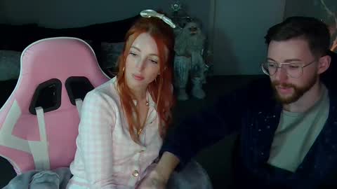 Snapshot of red_firesquirt chatting on 12/22/24, 09:09 Red - online show from 12/22/24, 09:09