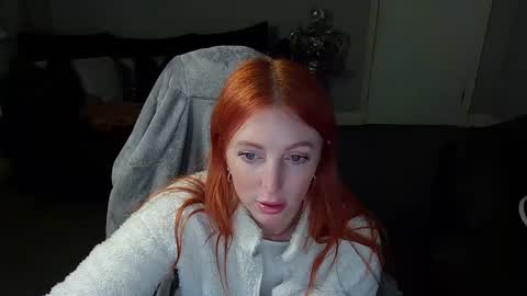 Snapshot of red_firesquirt chatting on 01/08/25, 10:37 Red - online show from 01/08/25, 10:37