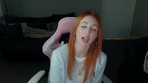 Snapshot of red_firesquirt chatting on 01/24/25, 02:30 Red - online show from 01/24/25, 02:30