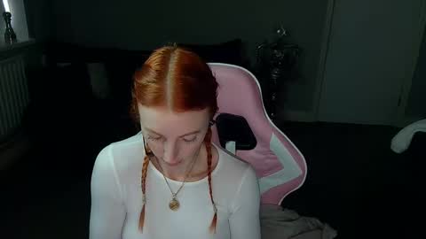 Snapshot of red_firesquirt chatting on 01/29/25, 02:32 Red - online show from 01/29/25, 02:32