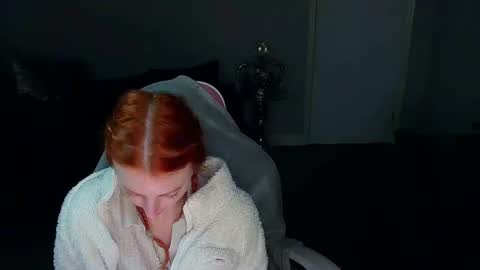 Snapshot of red_firesquirt chatting on 02/04/25, 10:55 Red - online show from 02/04/25, 10:55