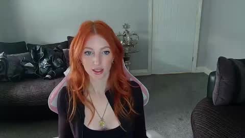 Snapshot of red_firesquirt chatting on 03/10/25, 02:37 Red - online show from 03/10/25, 02:37